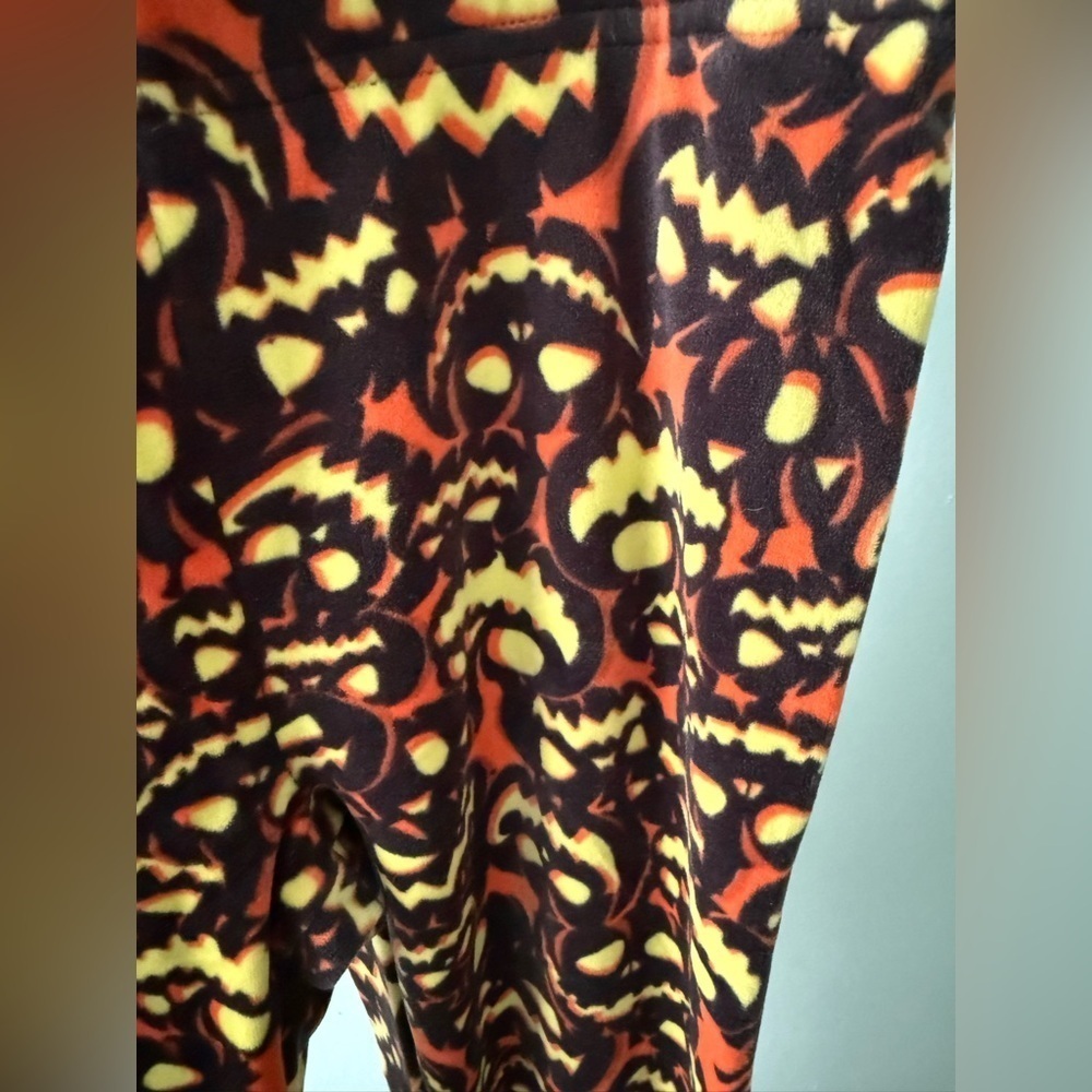 Halloween No Boundaries Soft Leggings Woman’s M Poly/Spandex  Jack-o’-lantern - Picture 3 of 6